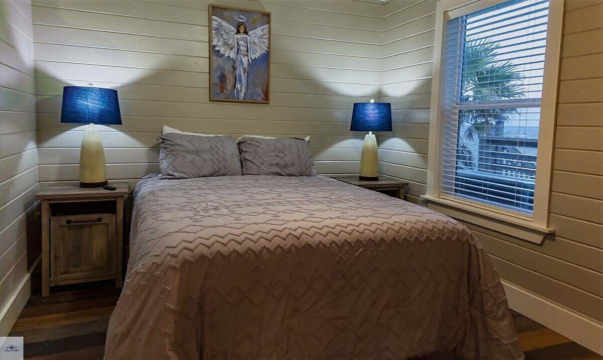 Gulf front suite bathroom